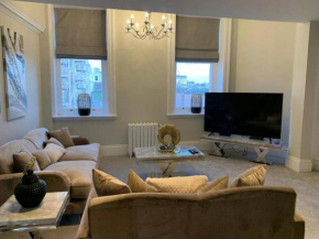 Mount Stuart by Mia Living (Luxury 2 bedroom apartment in Cardiff Bay)